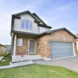 Beautiful Fallsview Holiday home