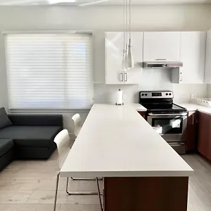 Brand New Modern Laneway House Ferienhaus Vancouver